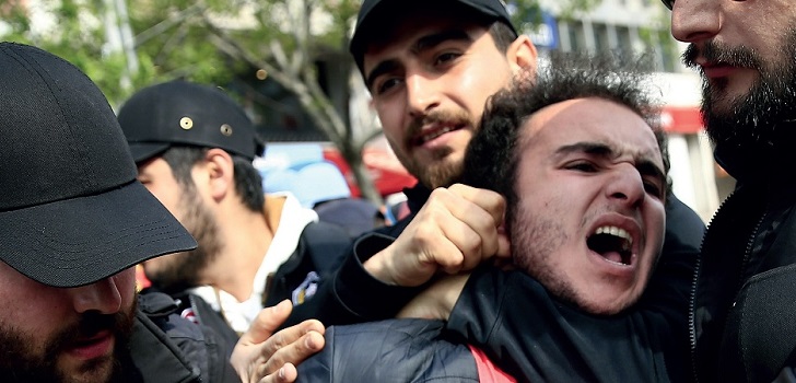 Los &lsquo;hubs&rsquo; de la moda suspenden en derechos laborales